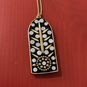 EUC Lucky Brand long pendant gold tone
